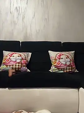Snapshot of BellaaNoir chatting on April 18, 7:29 pm BellaaNoir online show from April 18, 7:29 pm