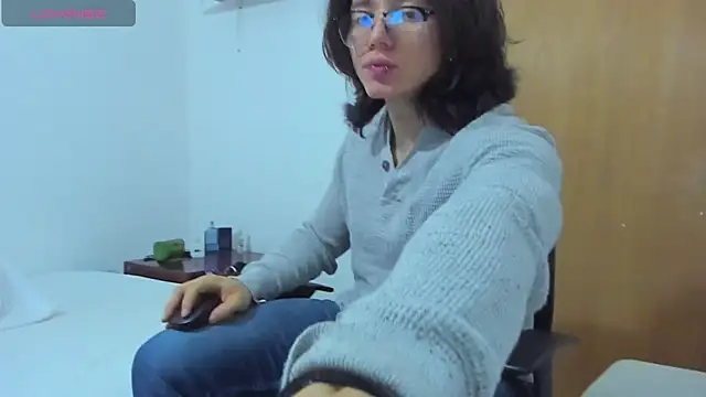 Snapshot of AngelBennet_ chatting on February 3, 2:58 am AngelBennet online show from February 3, 2:58 am
