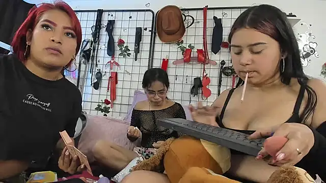 thedream girls online show from May 25, 1:39 pm