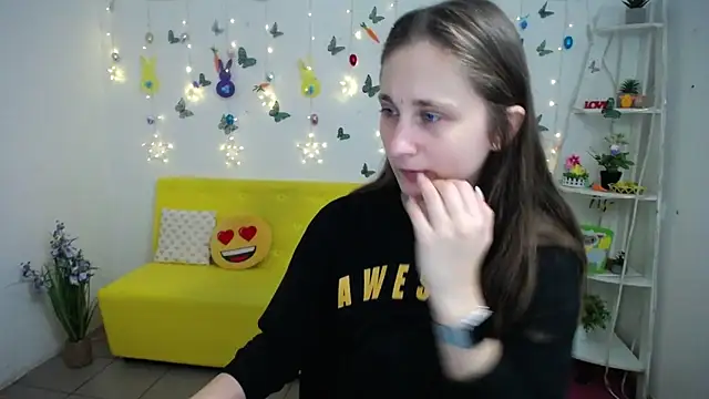 MichelLeee online show from April 1, 11:11 am