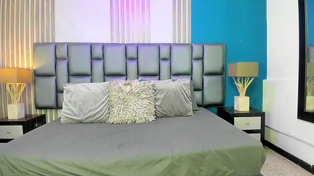Snapshot of AshleyHill2 chatting on February 22, 3:56 am AshleyHill2 online show from February 22, 3:56 am