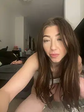 Snapshot of badlills201 chatting on February 9, 6:43 am badlills201 online show from February 9, 6:43 am