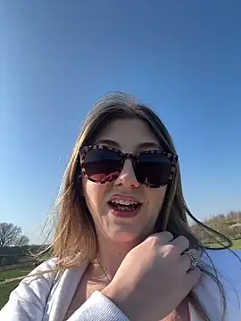 badlills201 online show from March 19, 2:10 pm