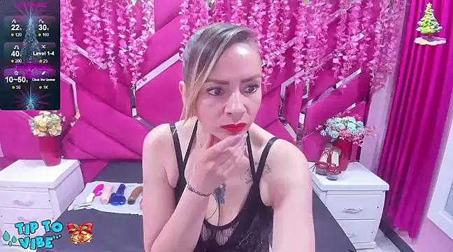 Snapshot of alaha_evans chatting on December 27, 10:45 am alaha evans online show from December 27, 10:45 am