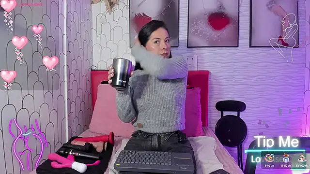 Snapshot of Ella_Rousse chatting on March 7, 12:01 pm Ella Rousse online show from March 7, 12:01 pm