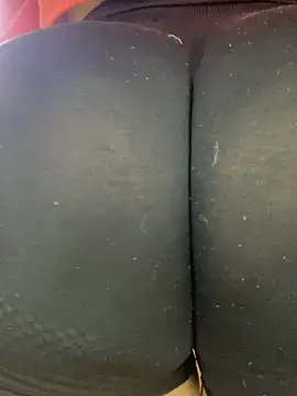 Leyna Kenet online show from February 18, 8:05 pm