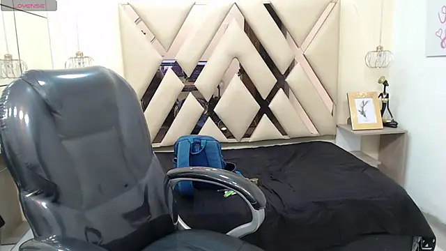 Snapshot of AndrewPherson chatting on January 31, 1:23 pm AndrewPherson online show from January 31, 1:23 pm