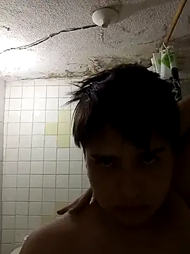 Snapshot of AndrewPherson chatting on February 24, 11:10 am AndrewPherson online show from February 24, 11:10 am