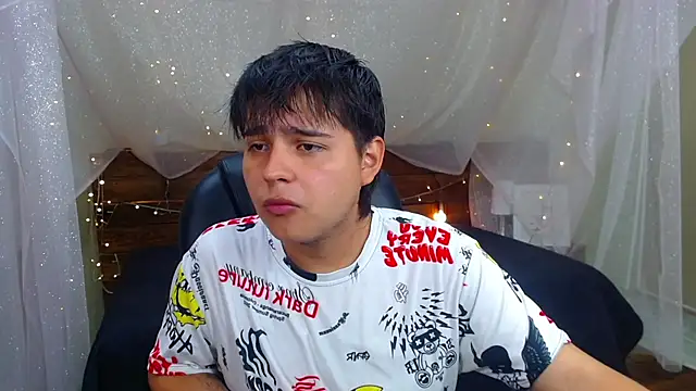 Snapshot of AndrewPherson chatting on February 28, 12:09 pm AndrewPherson online show from February 28, 12:09 pm