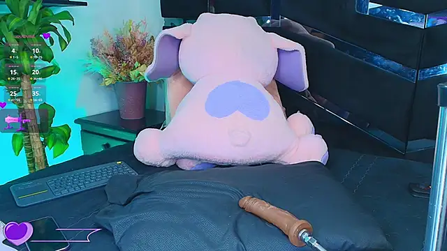 Snapshot of Kinky__Karo chatting on February 12, 12:16 am Kinky  Karo online show from February 12, 12:16 am