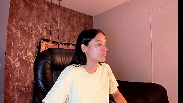 SKYLERWHIITEE online show from December 19, 10:02 am