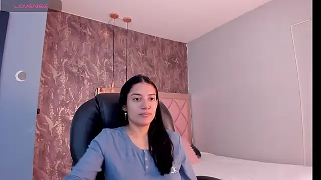 SKYLERWHIITEE online show from January 16, 4:07 am