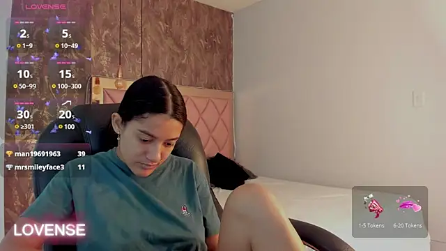 SKYLERWHIITEE online show from February 7, 5:41 am