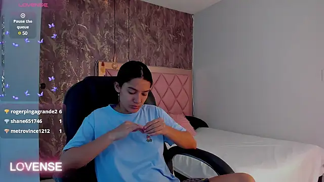 SKYLERWHIITEE online show from February 20, 6:50 am