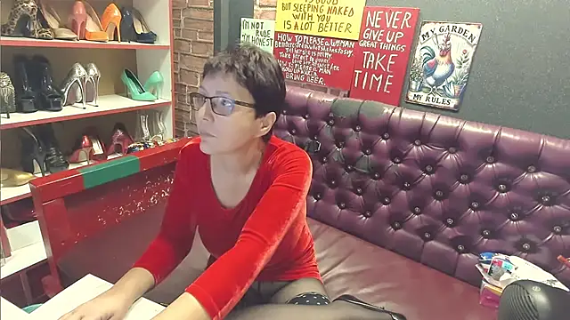 Lily4yourfun online show from December 11, 7:09 am