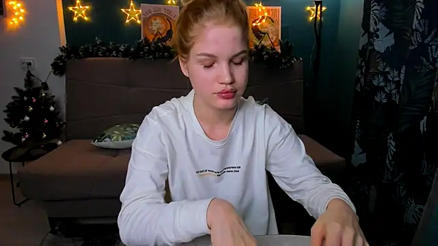 Snapshot of Xloe_Queen chatting on December 26, 6:33 pm Xloe Queen online show from December 26, 6:33 pm