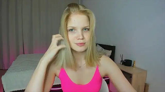 Snapshot of Xloe_Queen chatting on January 31, 7:34 pm Xloe Queen online show from January 31, 7:34 pm