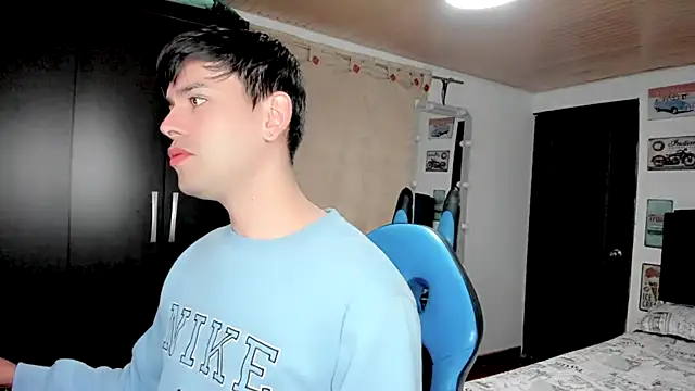 Snapshot of joe_jhon chatting on December 6, 12:16 pm joe jhon online show from December 6, 12:16 pm