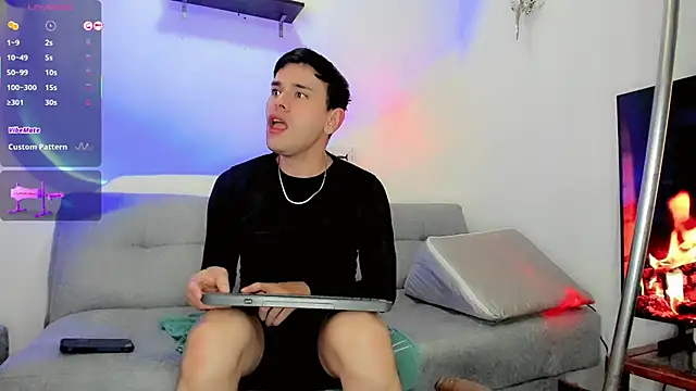 Snapshot of joe_jhon chatting on January 31, 6:46 am joe jhon online show from January 31, 6:46 am