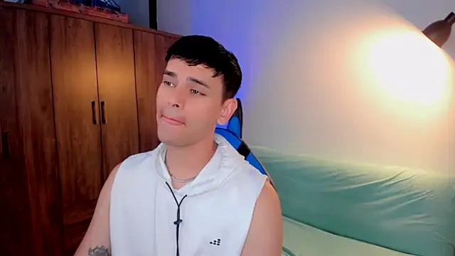 Snapshot of joe_jhon chatting on February 18, 2:49 pm joe jhon online show from February 18, 2:49 pm