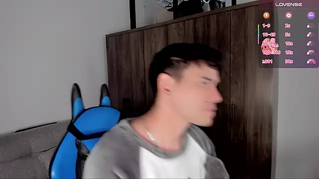 Snapshot of joe_jhon chatting on February 23, 12:48 pm joe jhon online show from February 23, 12:48 pm