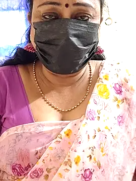 Snapshot of rekha_naier chatting on November 14, 10:36 am rekha naier online show from November 14, 10:36 am