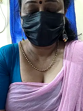 Snapshot of rekha_naier chatting on November 28, 7:22 am rekha naier online show from November 28, 7:22 am