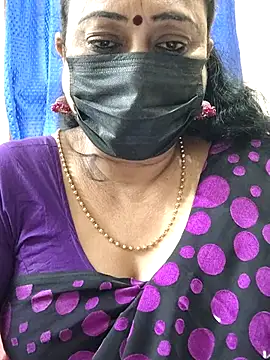 Snapshot of rekha_naier chatting on December 5, 11:08 am rekha naier online show from December 5, 11:08 am