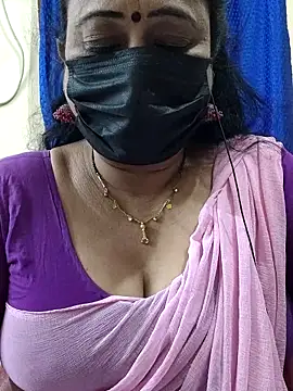 Snapshot of rekha_naier chatting on December 17, 12:33 pm rekha naier online show from December 17, 12:33 pm