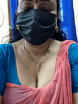 Snapshot of rekha_naier chatting on December 22, 6:10 am rekha naier online show from December 22, 6:10 am