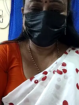 Snapshot of rekha_naier chatting on April 5, 5:32 pm rekha naier online show from April 5, 5:32 pm