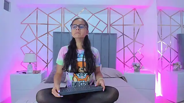 Snapshot of Giselle_Roldan chatting on January 24, 11:59 am Giselle Roldan online show from January 24, 11:59 am