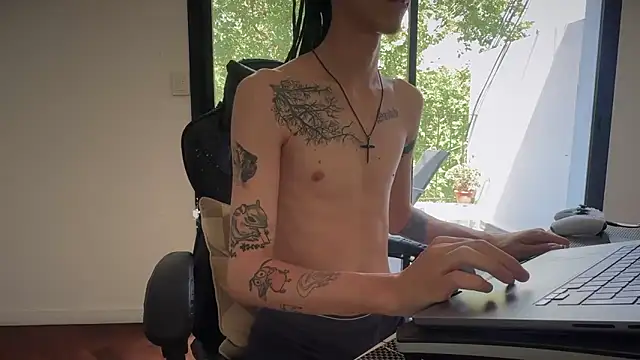 Snapshot of Den_BlueXx chatting on February 28, 3:46 pm Den BlueXx online show from February 28, 3:46 pm