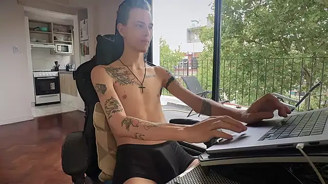 Snapshot of Den_BlueXx chatting on March 3, 7:20 pm Den BlueXx online show from March 3, 7:20 pm