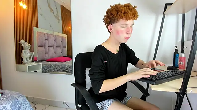 Snapshot of _Brihan chatting on December 19, 1:18 am Brihan online show from December 19, 1:18 am