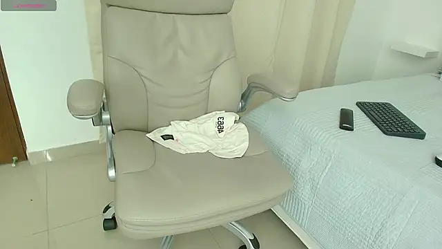 Snapshot of _Brihan chatting on February 16, 1:58 am Brihan online show from February 16, 1:58 am