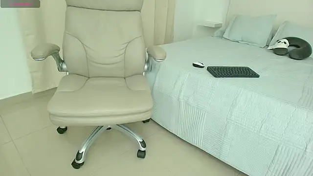 Snapshot of _Brihan chatting on February 17, 7:31 pm Brihan online show from February 17, 7:31 pm