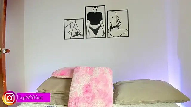 ellie mcdonald online show from July 4, 8:48 pm