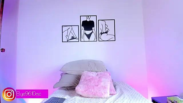 ellie mcdonald online show from July 15, 10:04 pm