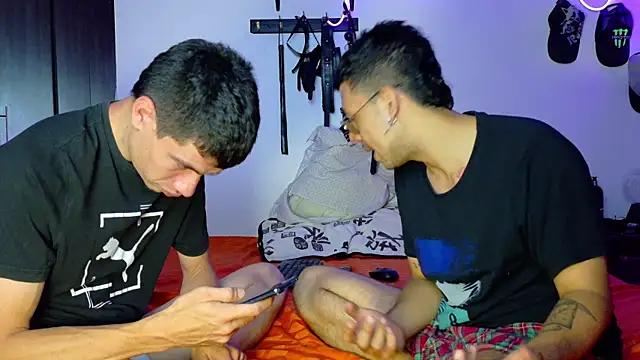 Snapshot of Nymphobuddies chatting on January 19, 10:06 pm Nymphobuddies online show from January 19, 10:06 pm