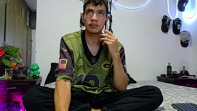 Snapshot of Nymphobuddies chatting on January 23, 4:09 am Nymphobuddies online show from January 23, 4:09 am