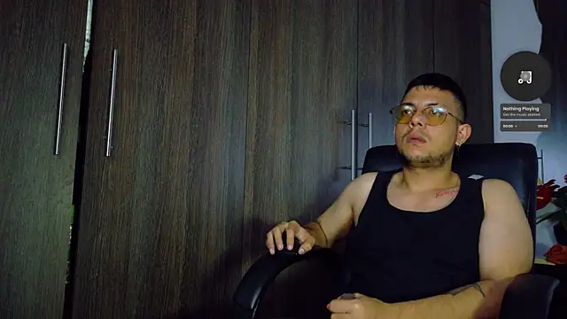 Snapshot of Nymphobuddies chatting on February 15, 7:06 am Nymphobuddies online show from February 15, 7:06 am