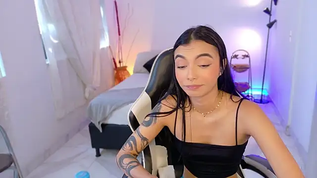 AnabelWolf online show from November 11, 3:23 pm