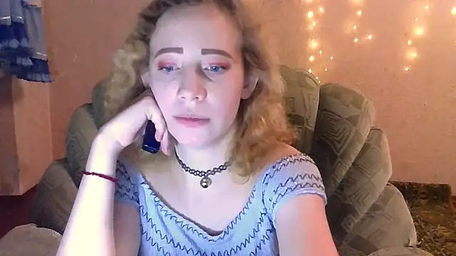 Snapshot of MelxMellie chatting on February 5, 1:58 am MelxMellie online show from February 5, 1:58 am