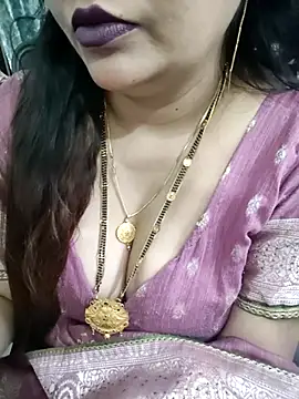Snapshot of Mayuri77 chatting on April 6, 9:21 am Mayuri77 online show from April 6, 9:21 am