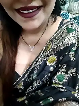 Snapshot of Mayuri77 chatting on June 2, 9:22 am Mayuri77 online show from June 2, 9:22 am