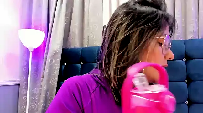 Pandoracherry online show from February 21, 9:24 am