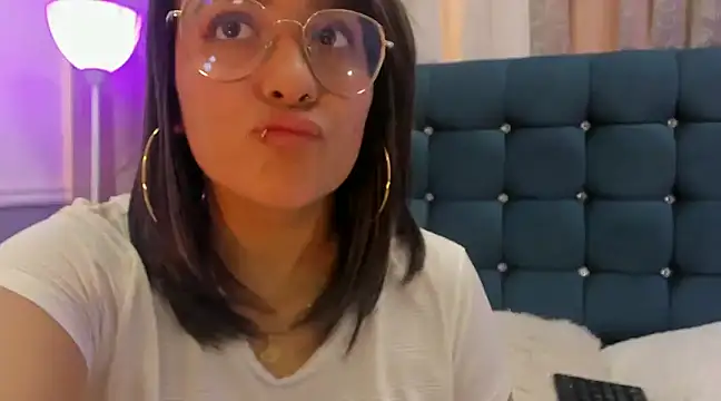 Pandoracherry online show from March 10, 12:15 pm