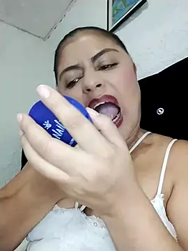 Snapshot of ElizabethWeil chatting on February 12, 6:14 pm ElizabethWeil online show from February 12, 6:14 pm