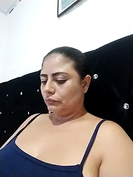 Snapshot of ElizabethWeil chatting on February 17, 3:03 am ElizabethWeil online show from February 17, 3:03 am